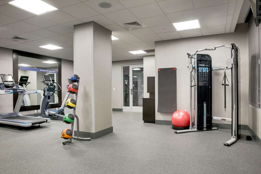 Fitness center at Hampton Inn & Suites Fort Worth Downtown