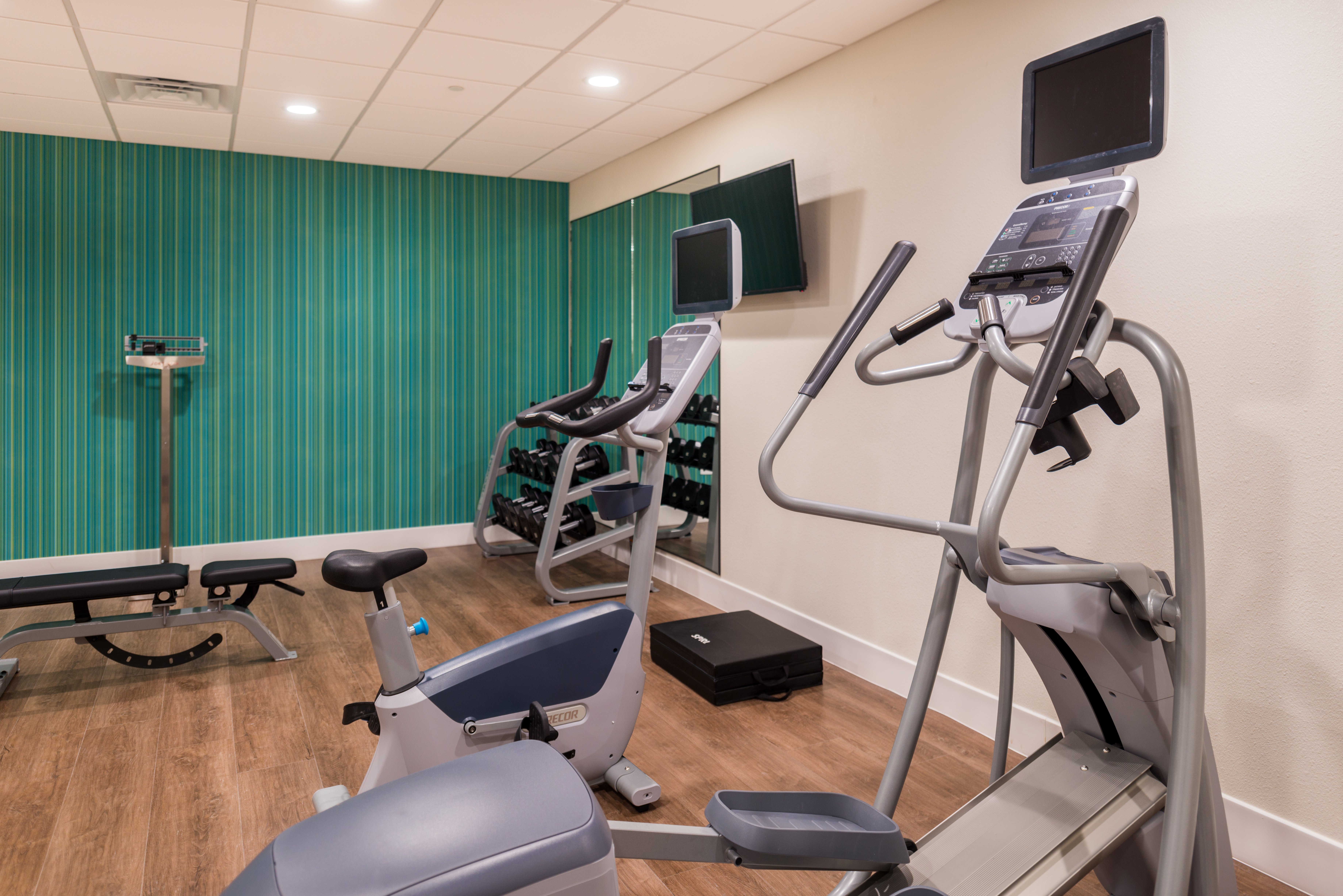 Fitness center at Holiday Inn Express & Suites Fort Worth West