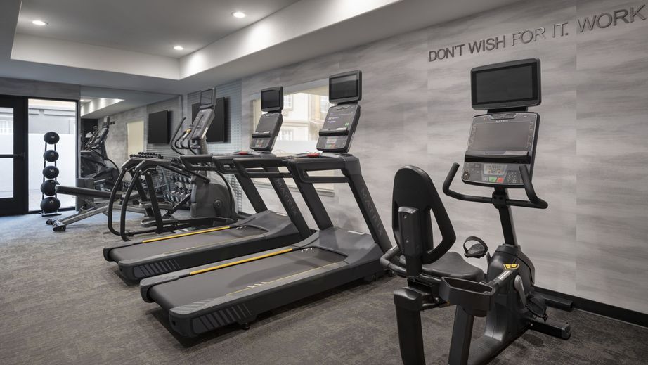 Fitness center at Fairfield Inn & Suites Fresno River Park