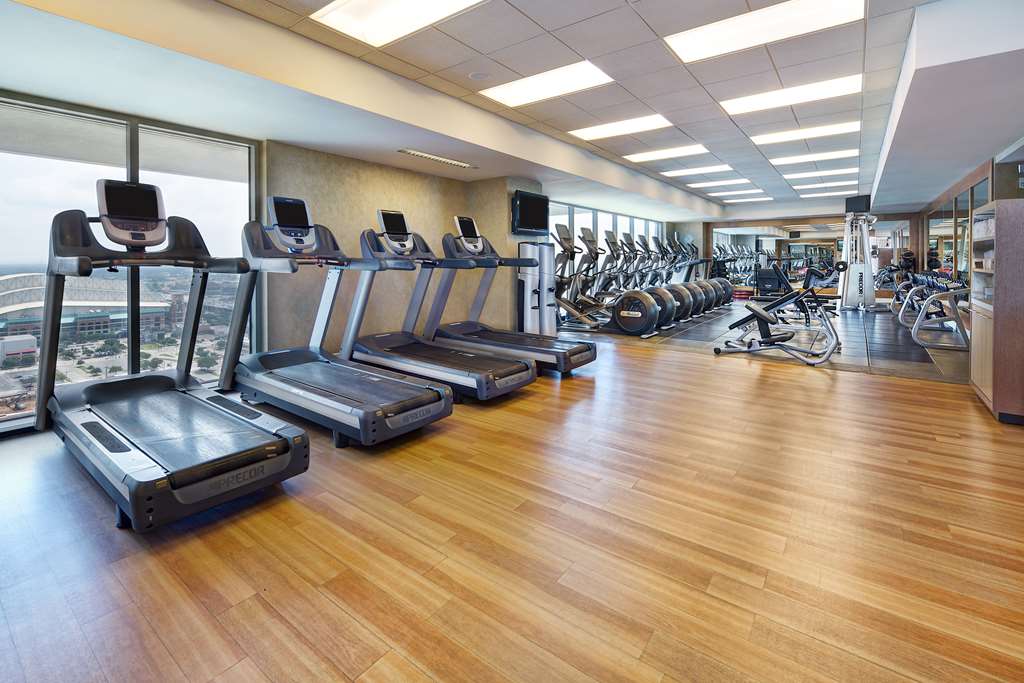 Fitness center at Hilton Americas-Houston