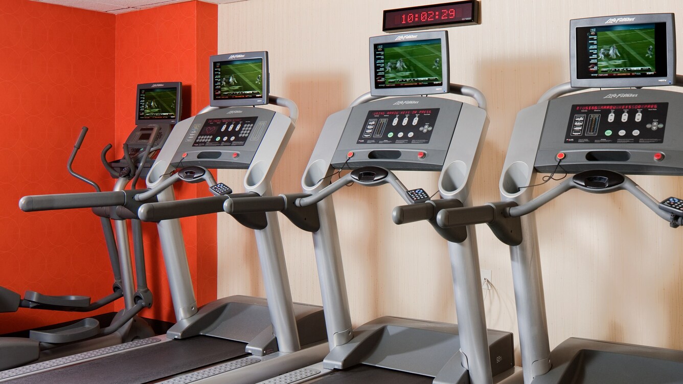 Fitness center at Courtyard by Marriott Jersey City Newport
