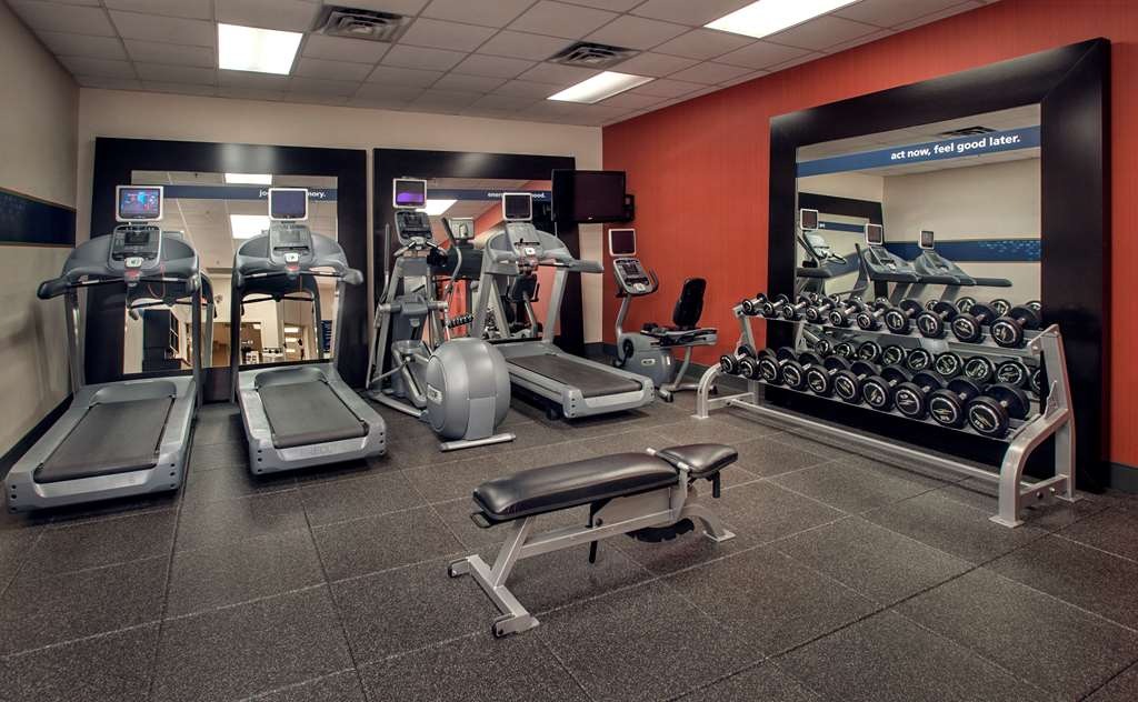 Fitness center at Hampton Inn & Suites Milwaukee-Downtown