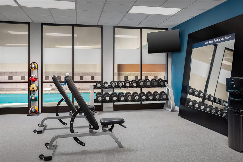 Fitness center at Hampton Inn & Suites Omaha-Downtown