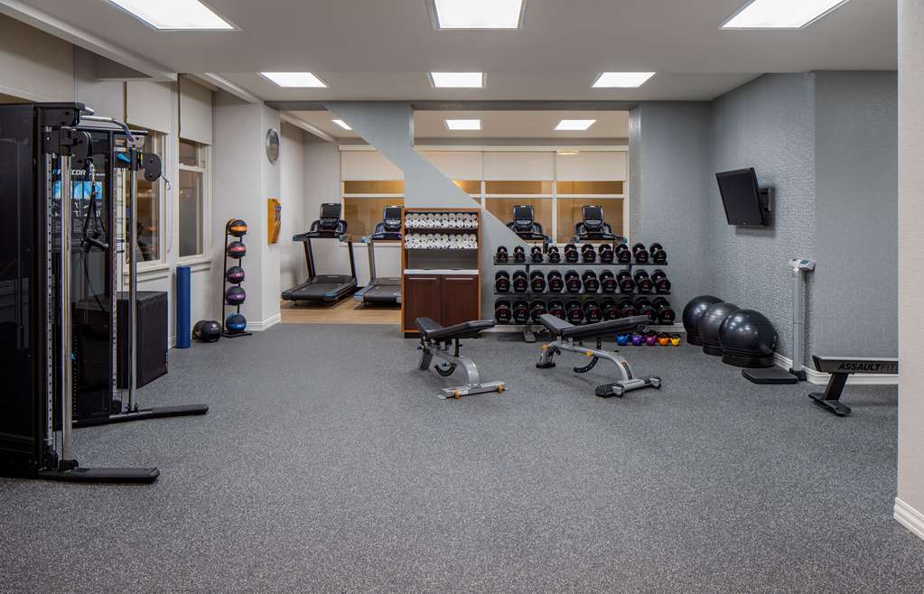 Fitness center at Hilton Richmond Downtown