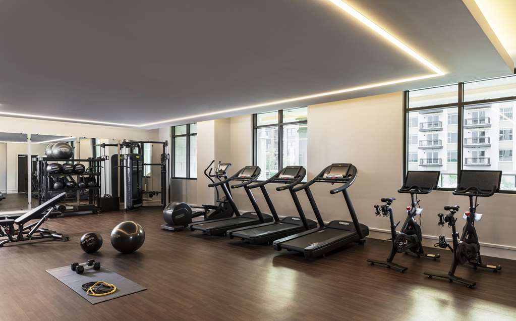 Fitness center at Thompson Savannah