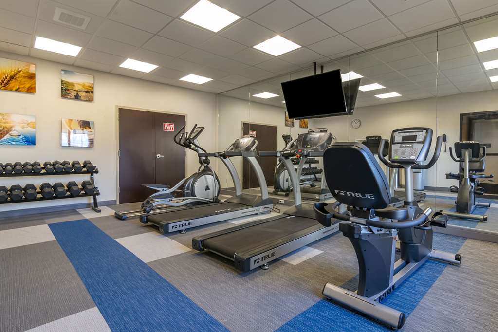 Fitness center at Comfort Inn St. Louis Airport